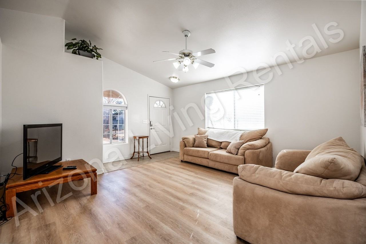 2439 Harrod Ave - Photo 6 of 18