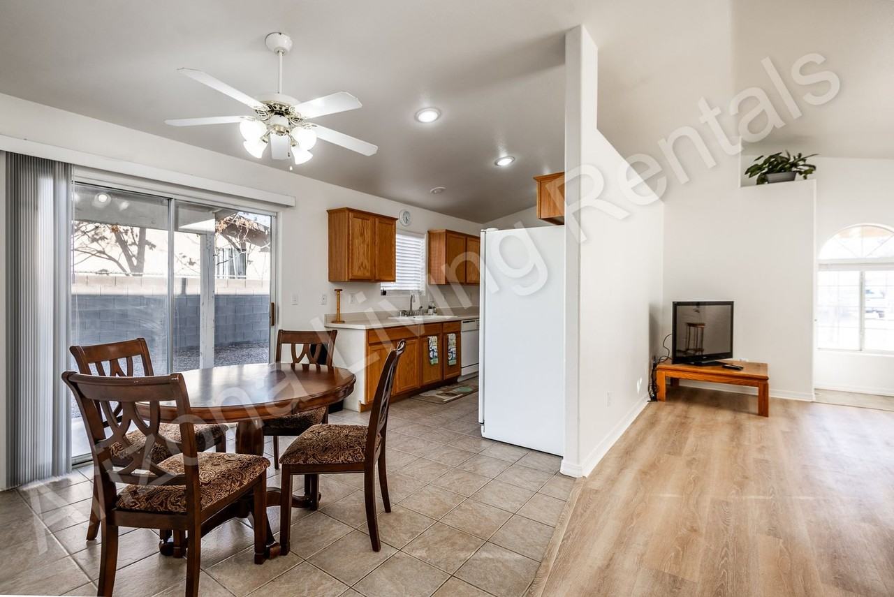 2439 Harrod Ave - Photo 7 of 18