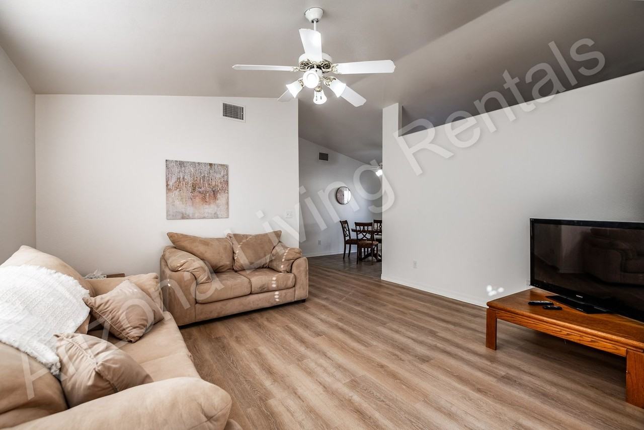 2439 Harrod Ave - Photo 3 of 18