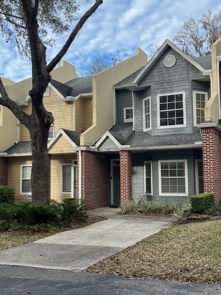 416 Nw 50th Blvd - Photo 2 of 44