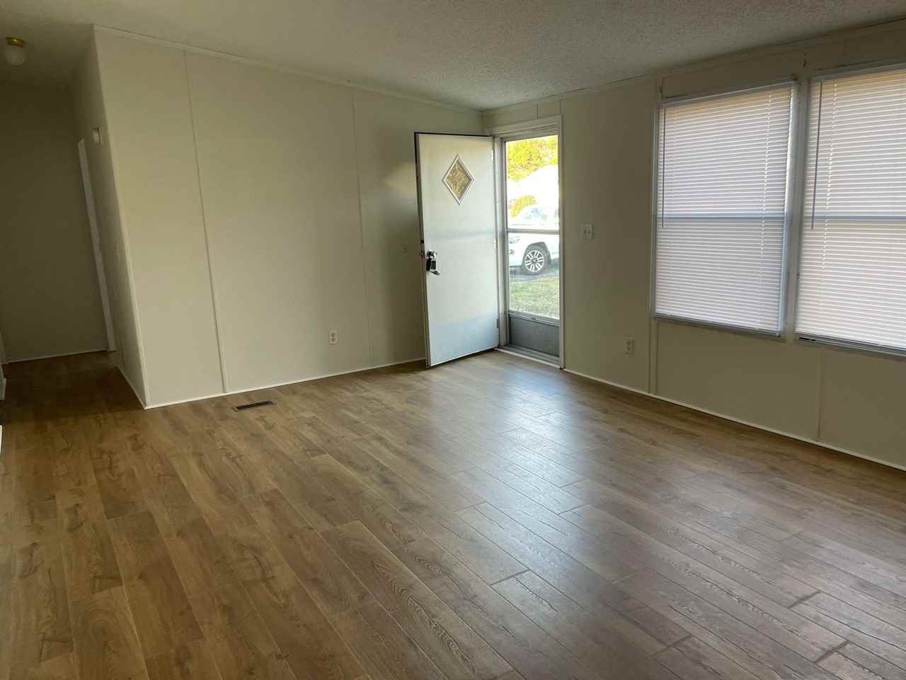 27644 Dunstan Ct - Photo 2 of 15