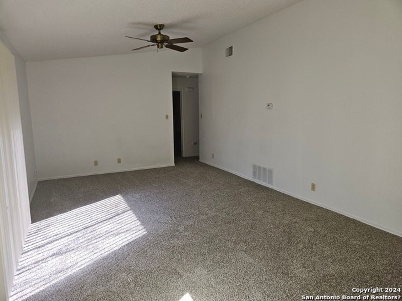 5319 Ashbury Dr - Photo 2 of 11