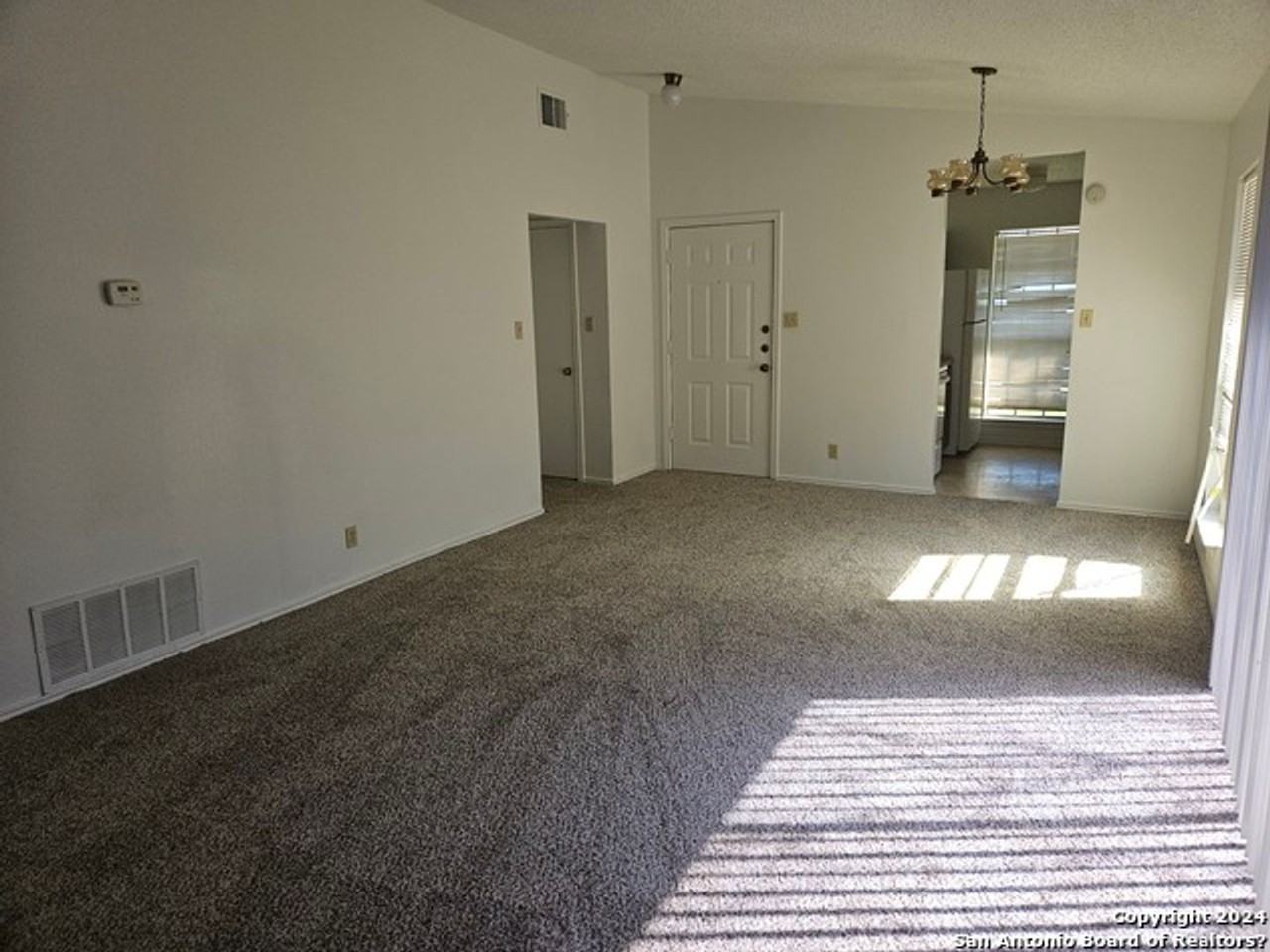 5319 Ashbury Dr - Photo 3 of 11