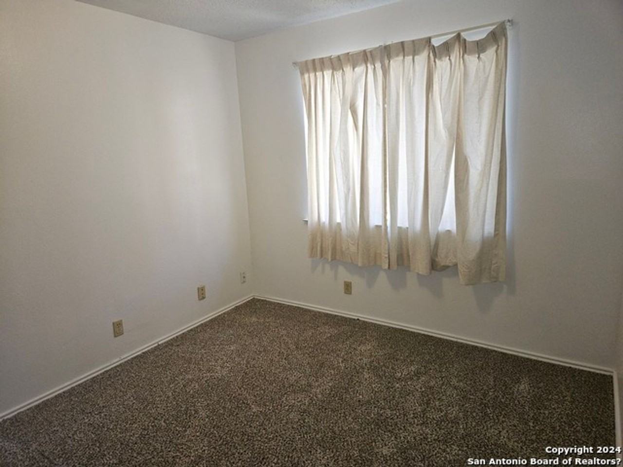 5319 Ashbury Dr - Photo 7 of 11