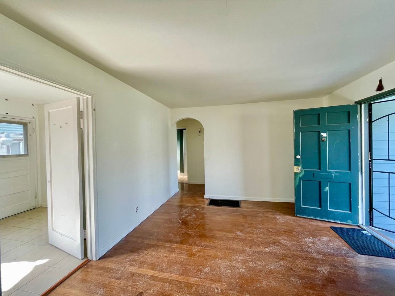 2841 69th Ave - Photo 2 of 10