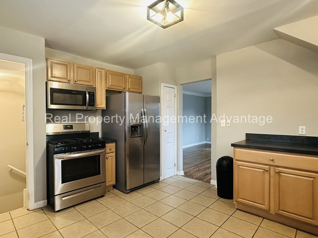 333 Spencer St - Photo 6 of 20