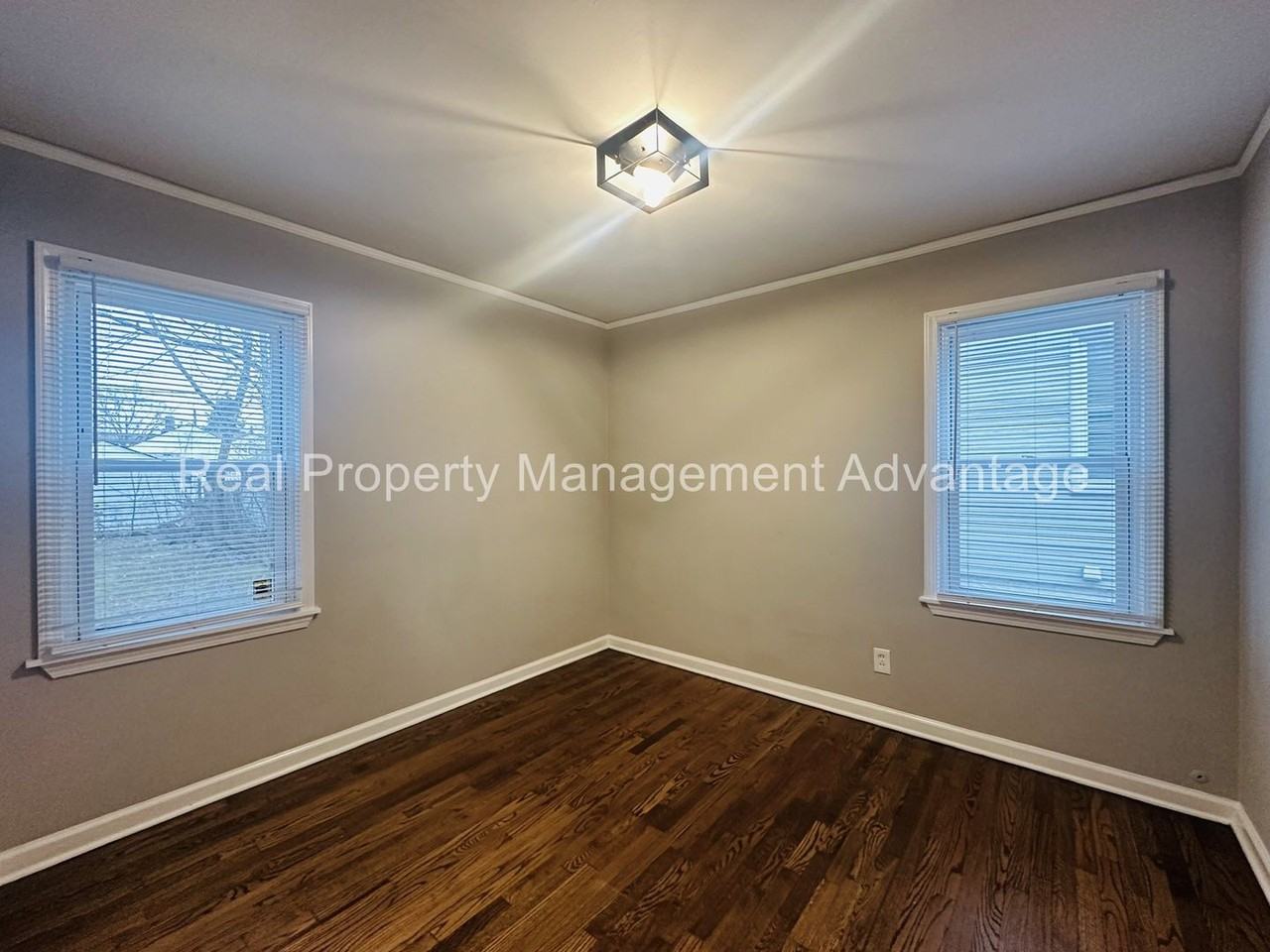 333 Spencer St - Photo 7 of 20