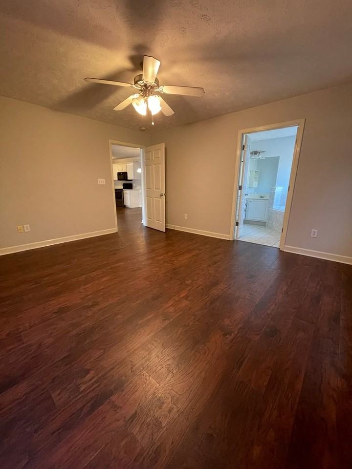 1761 Renwick Dr - Photo 6 of 9