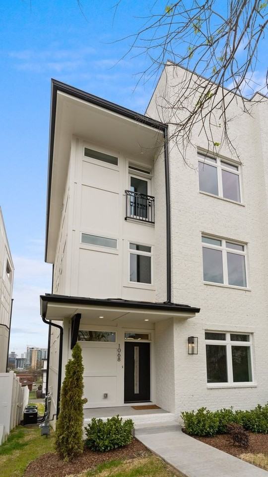 1068 Archer St - Photo 2 of 50