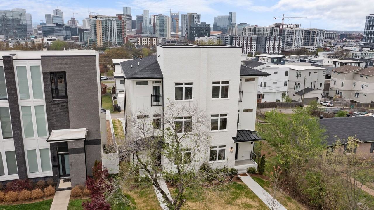 1068 Archer St - Photo 3 of 50