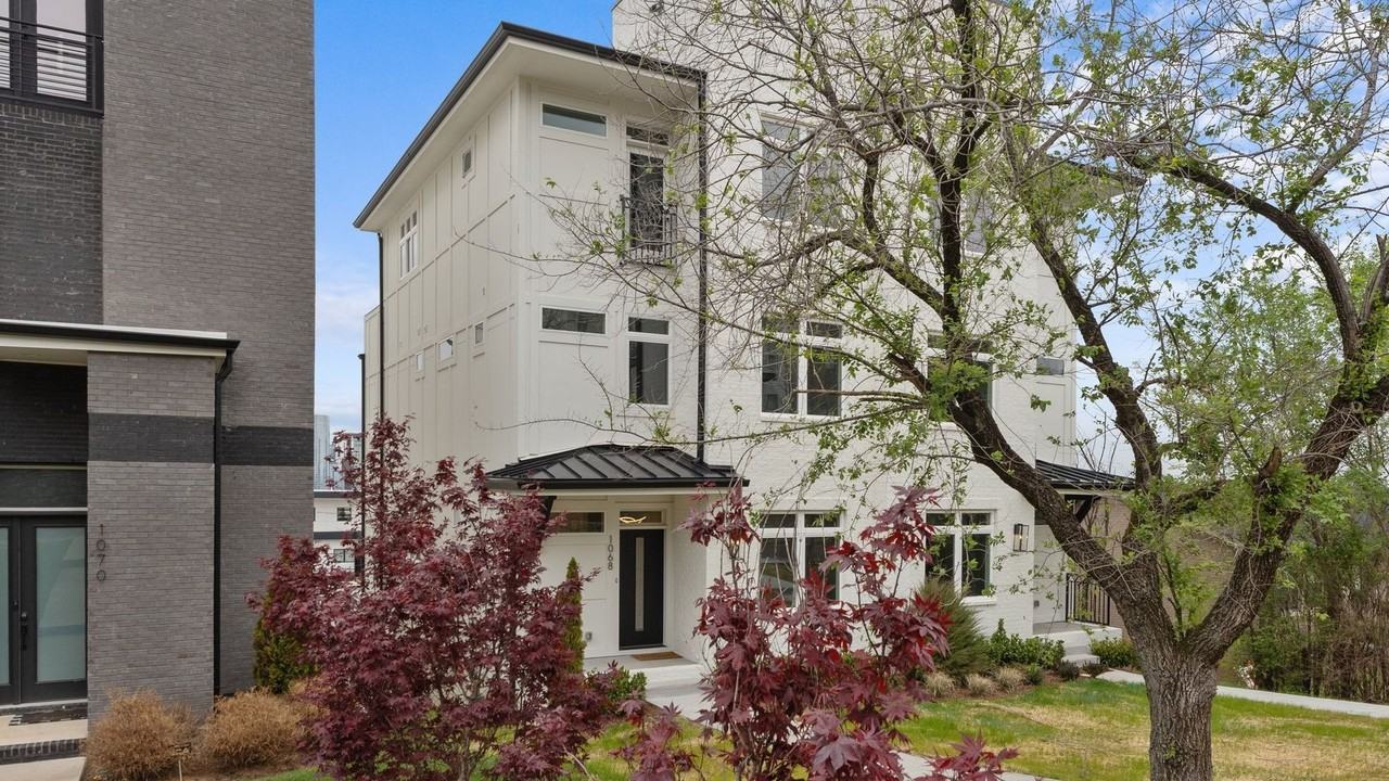 1068 Archer St - Photo 4 of 50