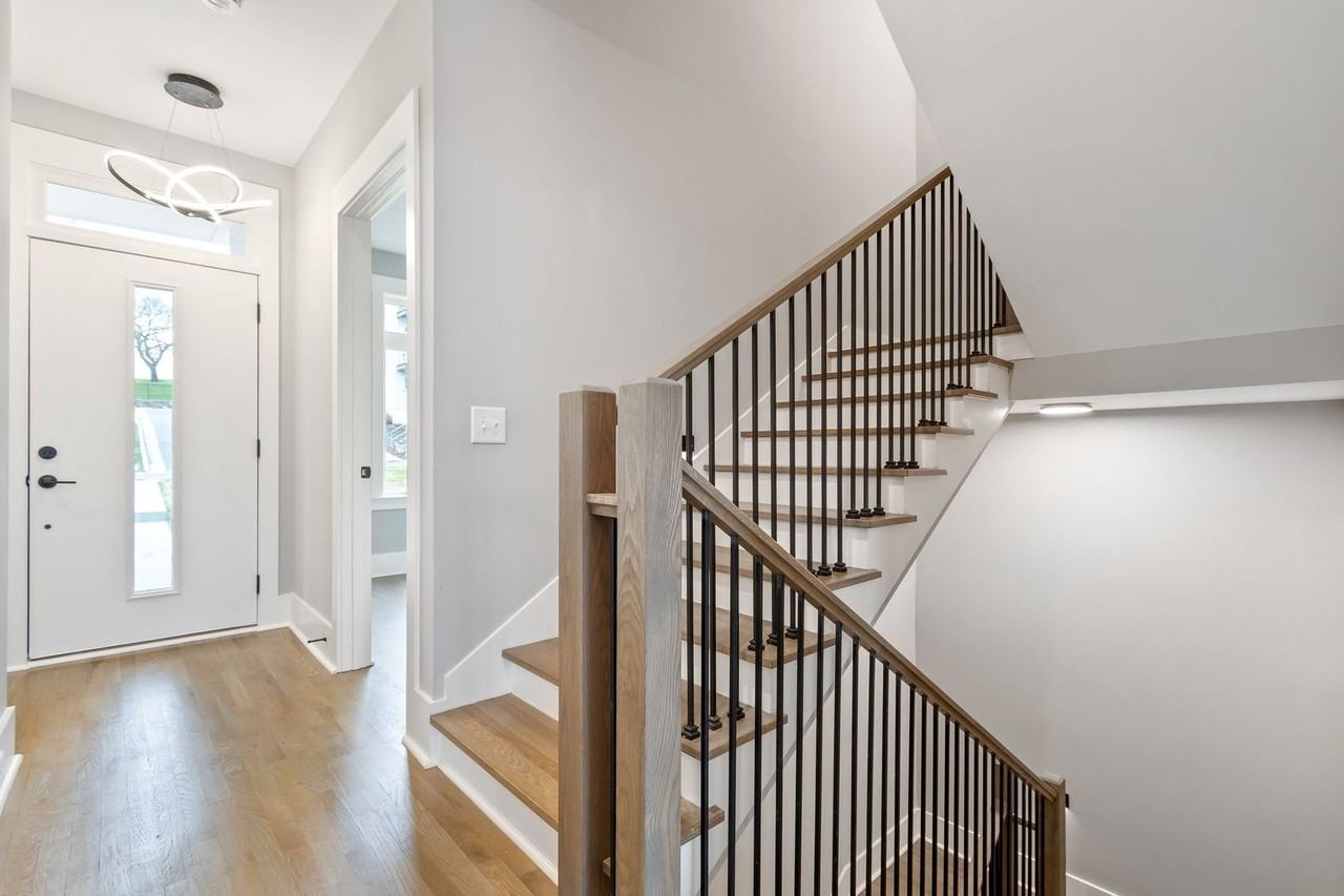 1066 Archer St - Photo 6 of 50