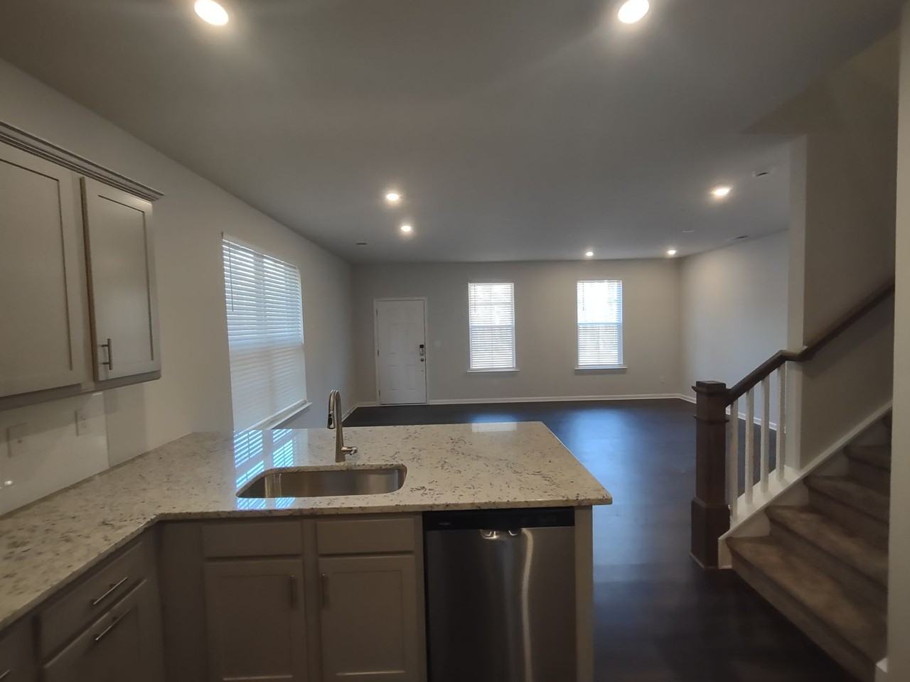 7824 Nelson Rd - Photo 3 of 23