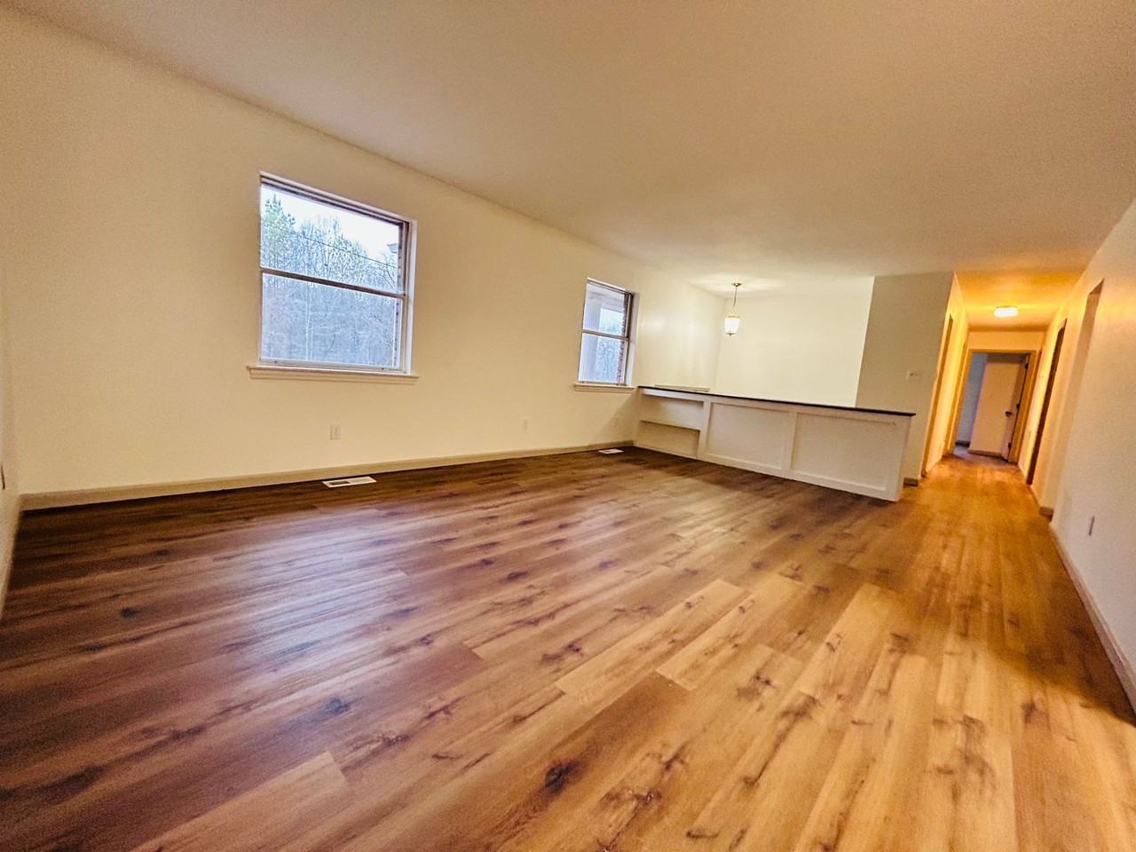370 Julian Rd - Photo 2 of 20