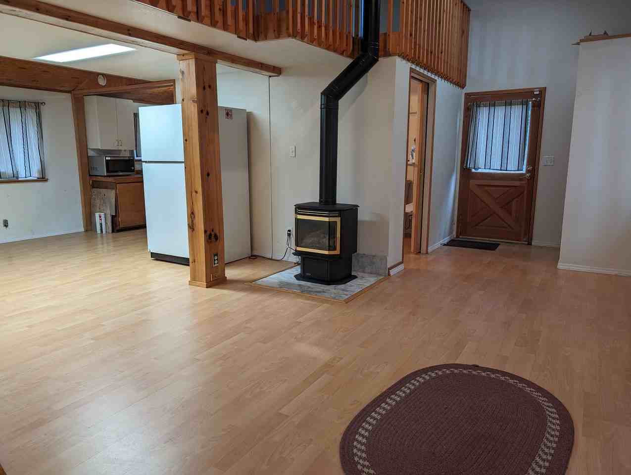 4610 Wharf St - Photo 3 of 9