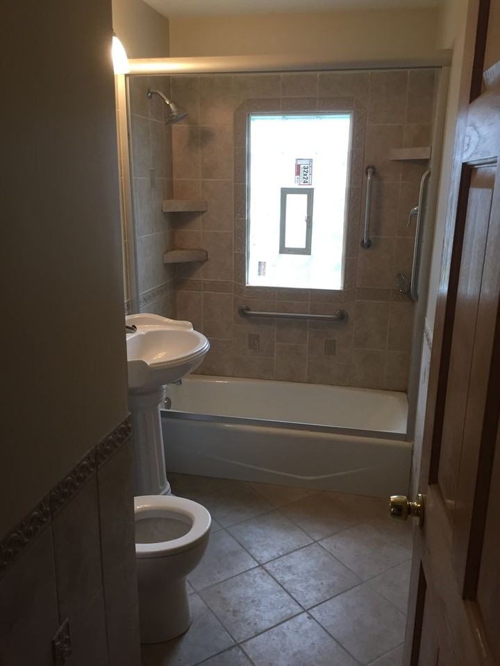 4615 Russell Ave N - Photo 2 of 4