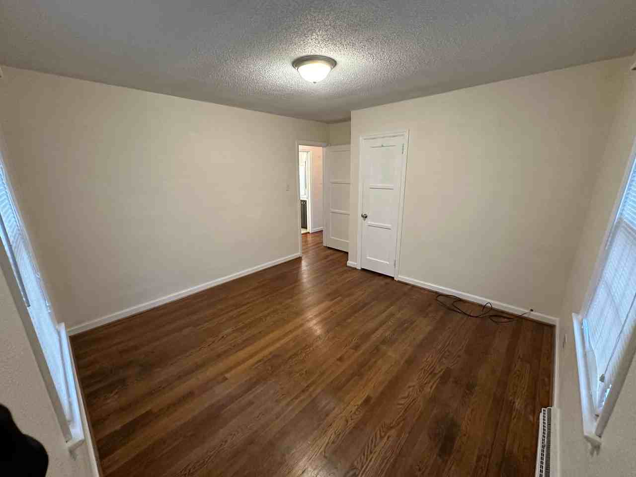 1121 Stratford Rd - Photo 3 of 12