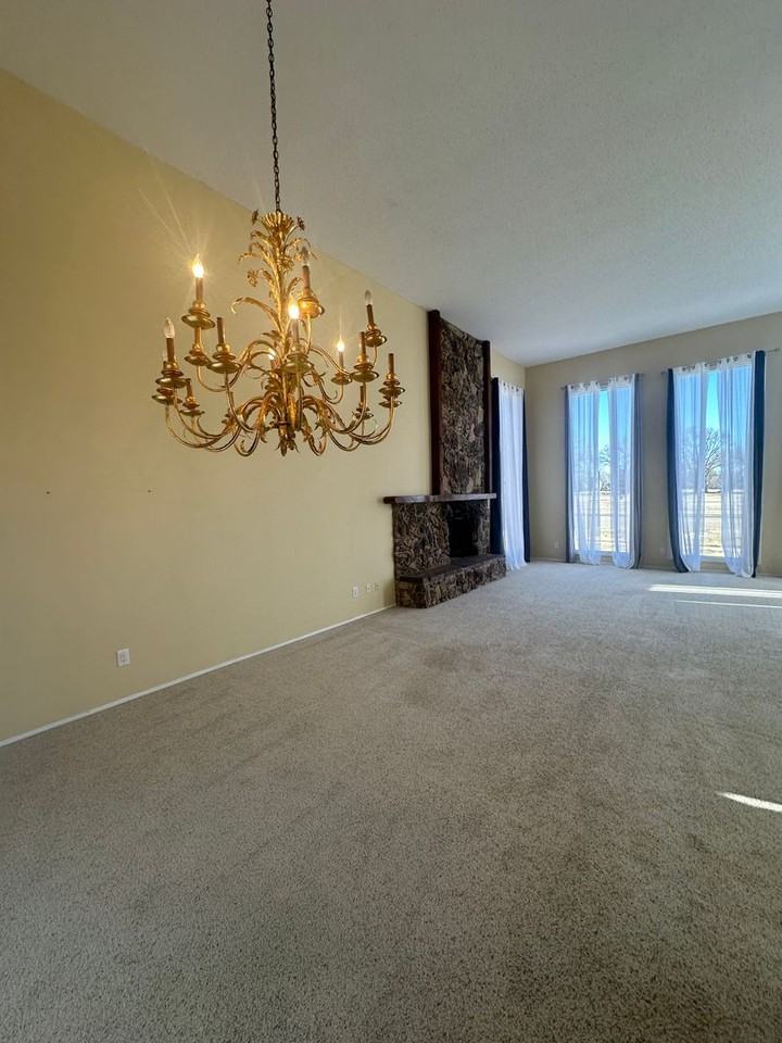 1100 Colonial Pkwy - Photo 6 of 27