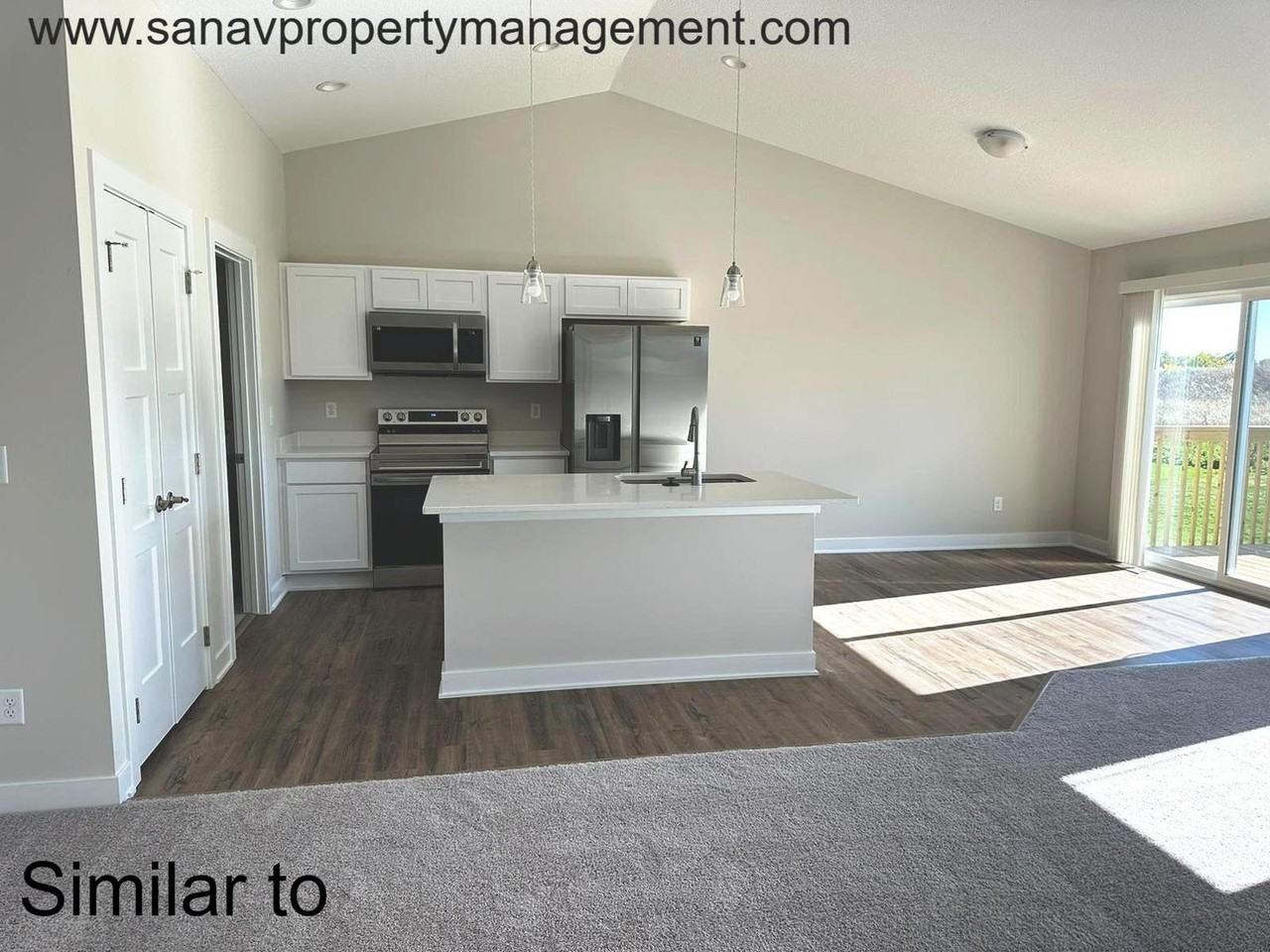 3055 Fairfield Dr - Photo 3 of 7