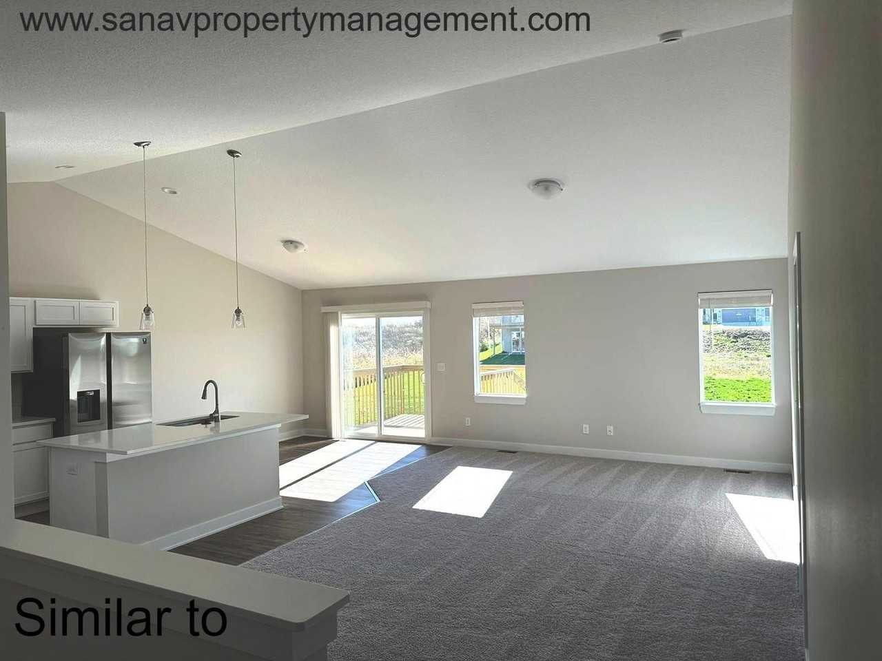 3055 Fairfield Dr - Photo 4 of 7