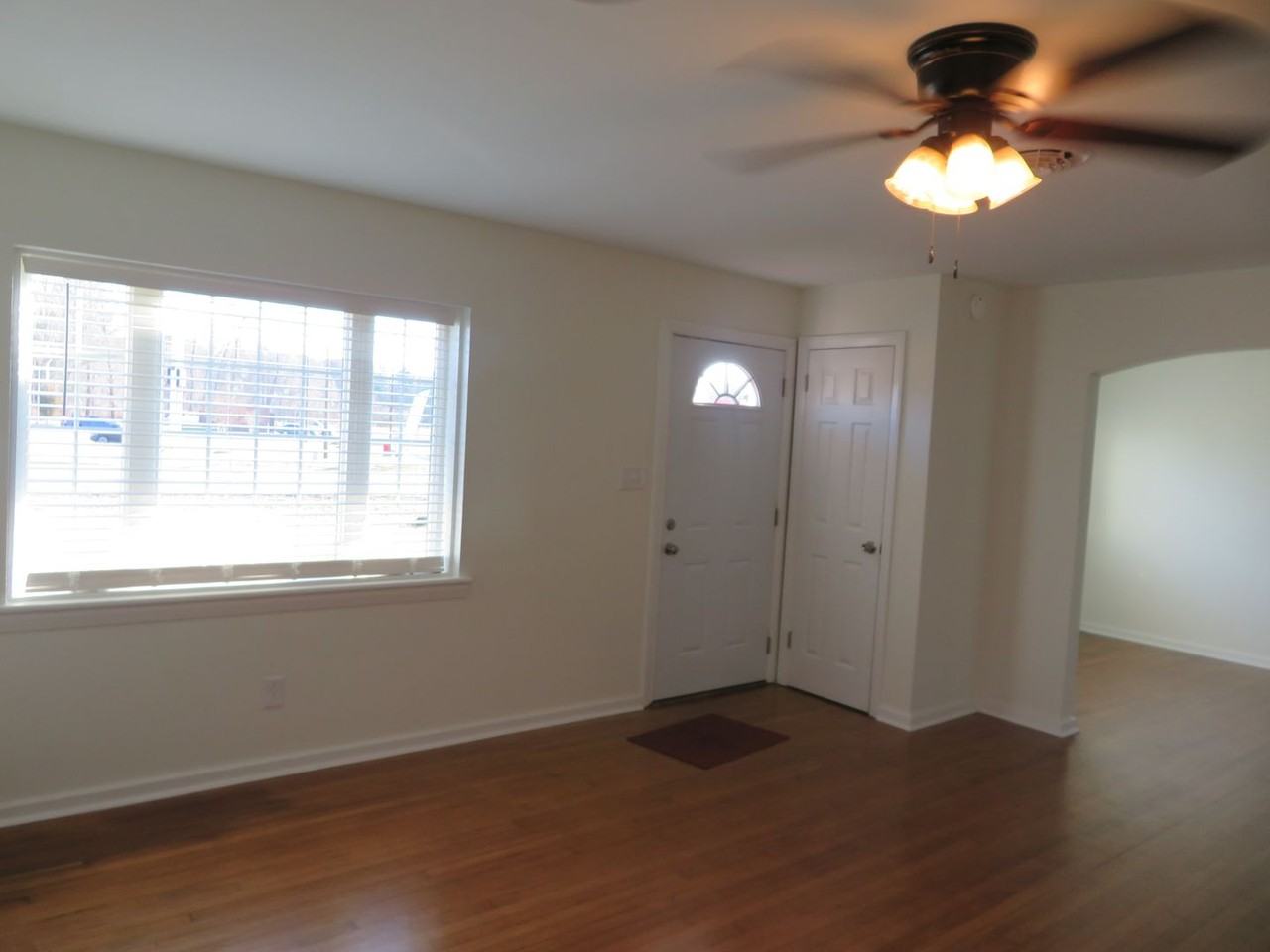 5800 Prince George Dr - Photo 3 of 30