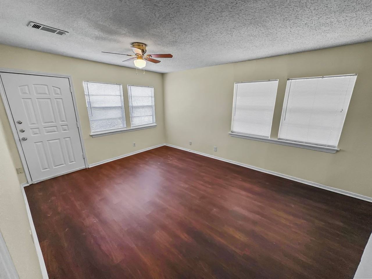 3520 Western Ave - Photo 4 of 20