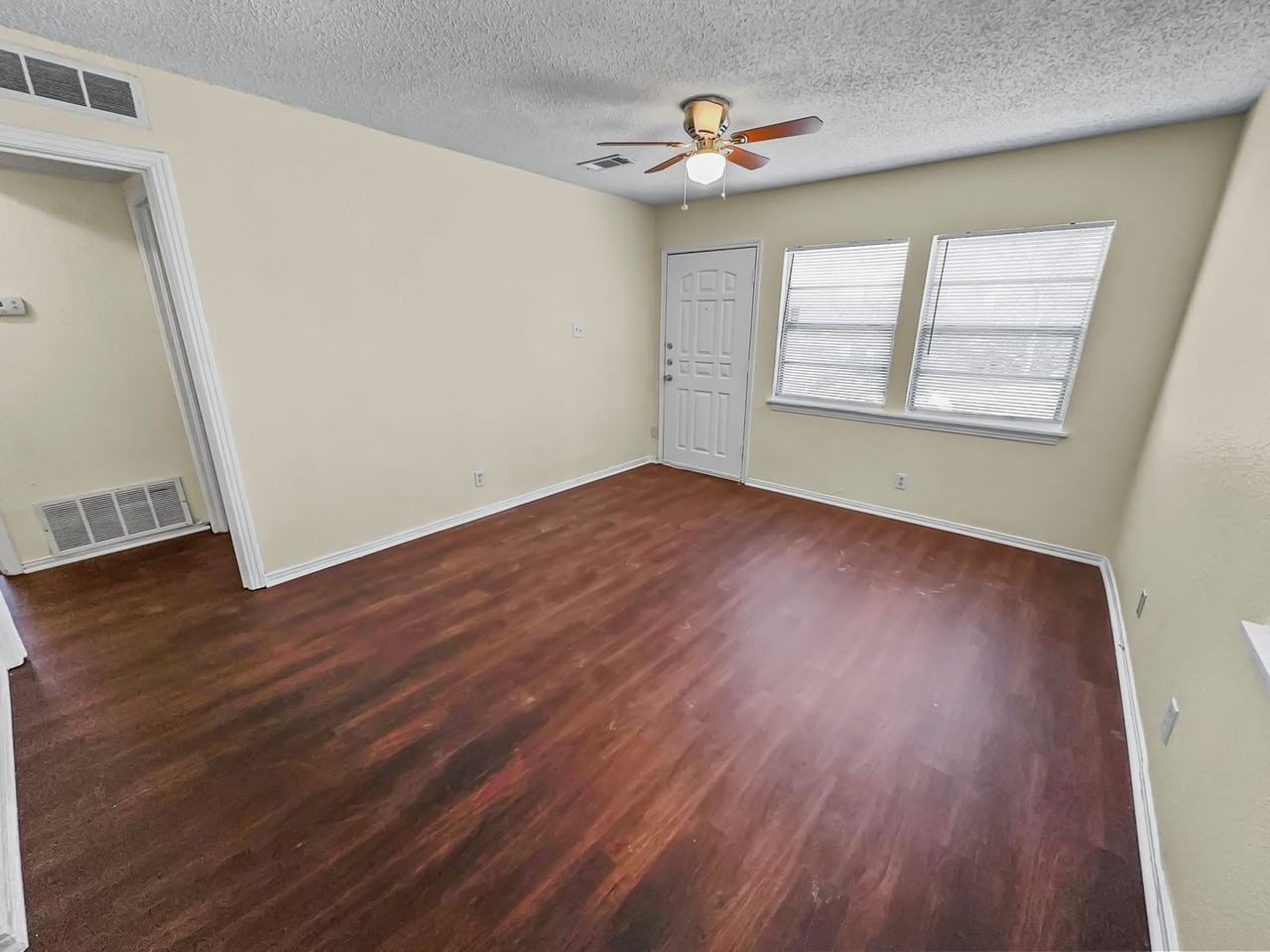 3520 Western Ave - Photo 5 of 20
