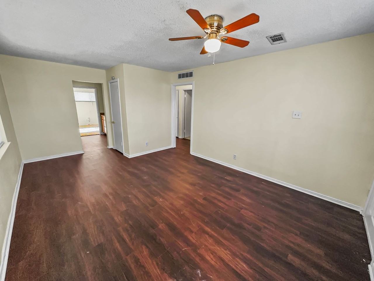 3520 Western Ave - Photo 6 of 20