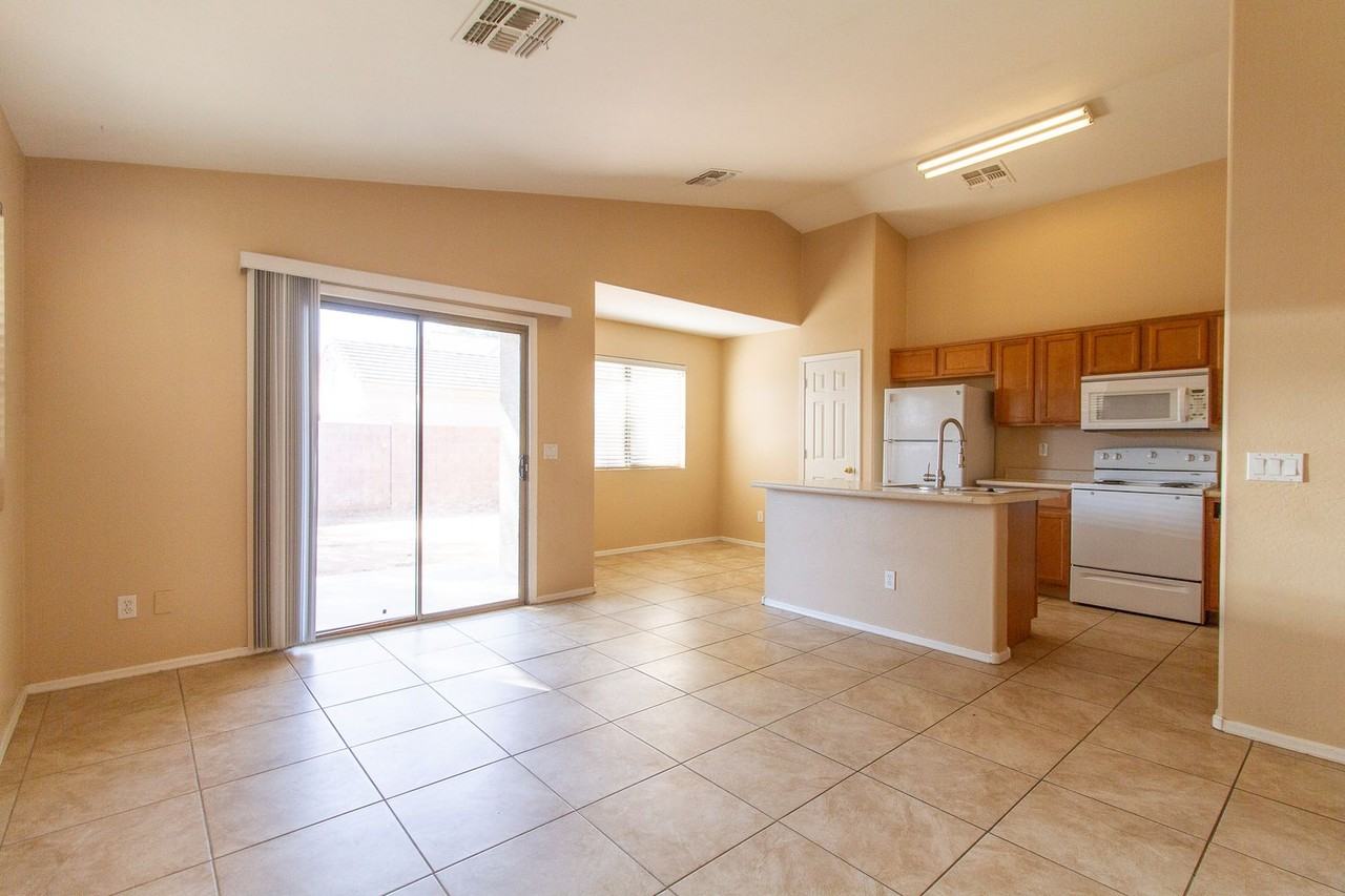 3331 W La Salle St - Photo 2 of 19