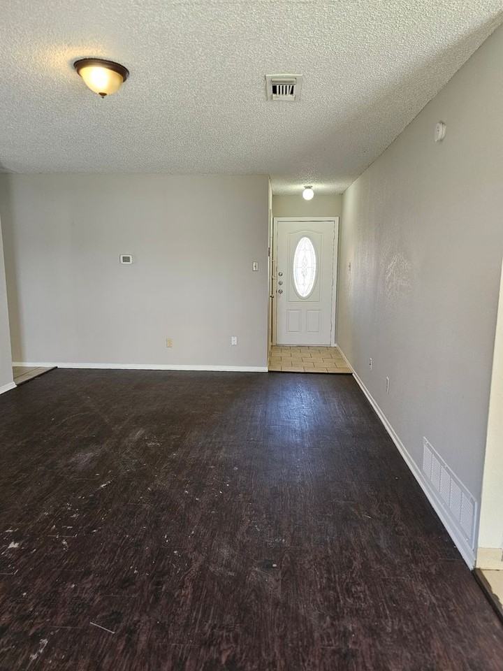 536 Chambers Creek Dr S - Photo 3 of 19