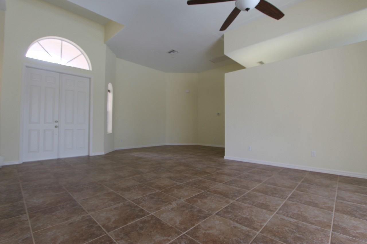 3780 32nd Ave Se - Photo 2 of 29