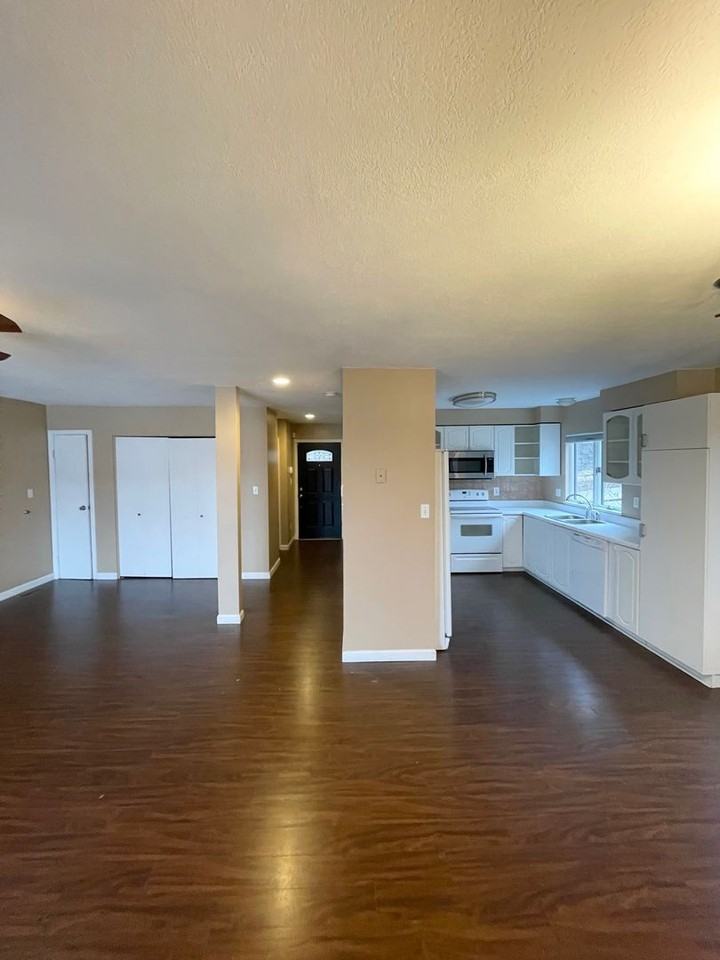 1239 Troy Hill Rd - Photo 4 of 19