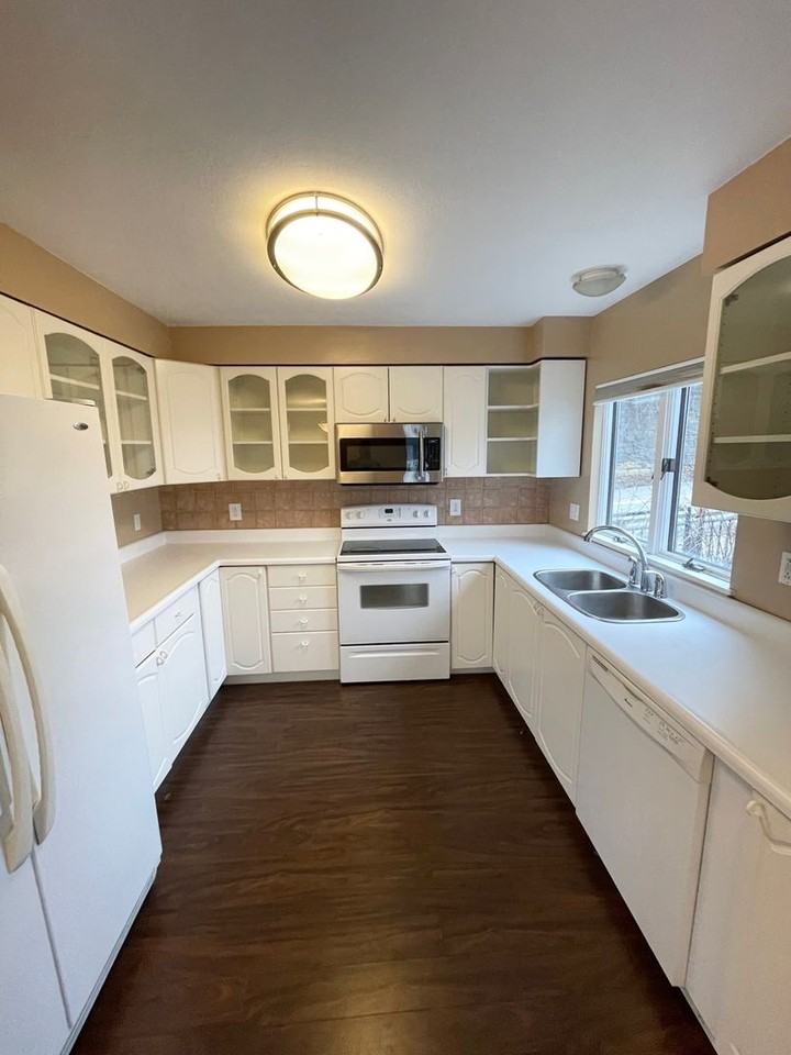 1239 Troy Hill Rd - Photo 7 of 19