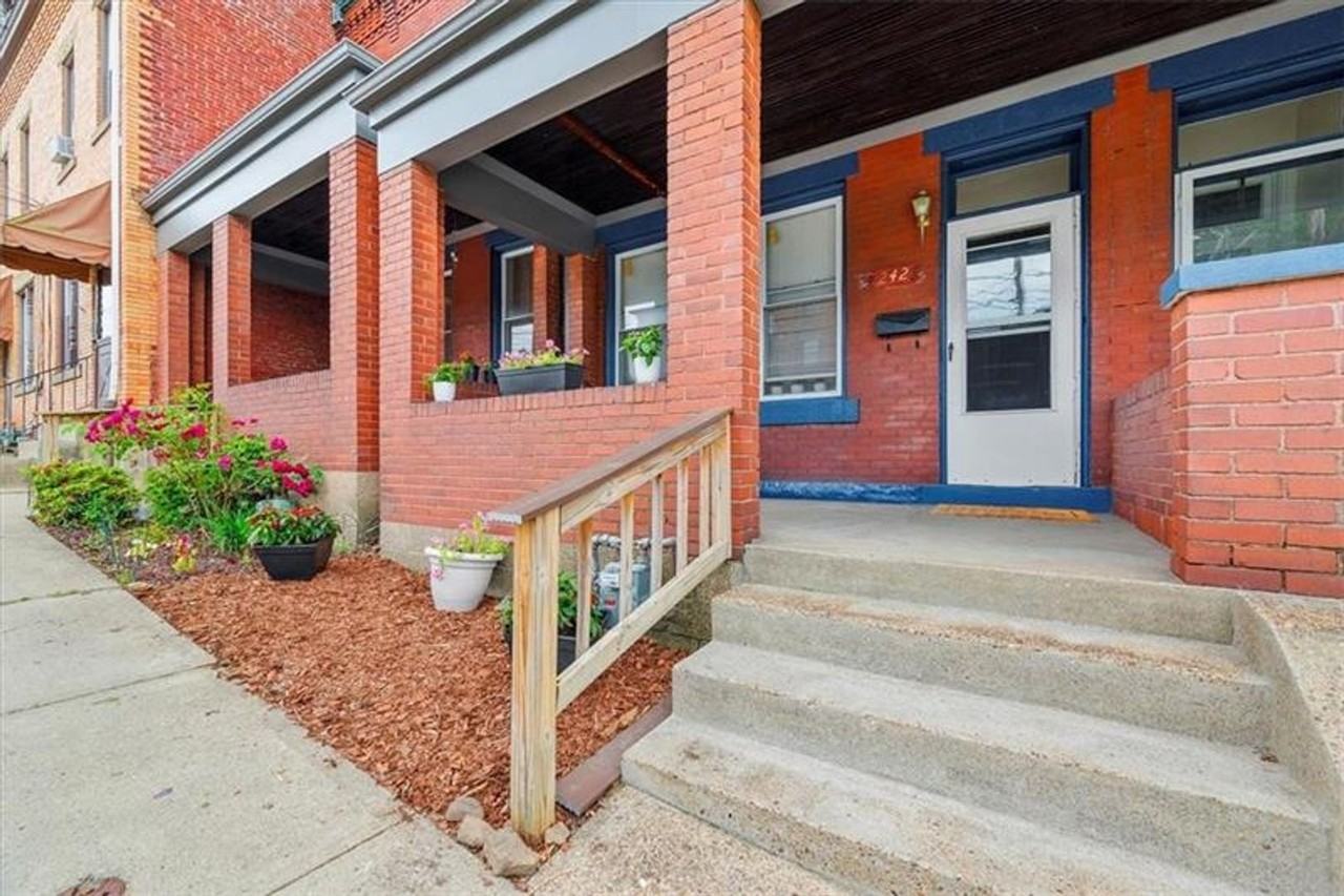 242 46th St - Photo 2 of 17