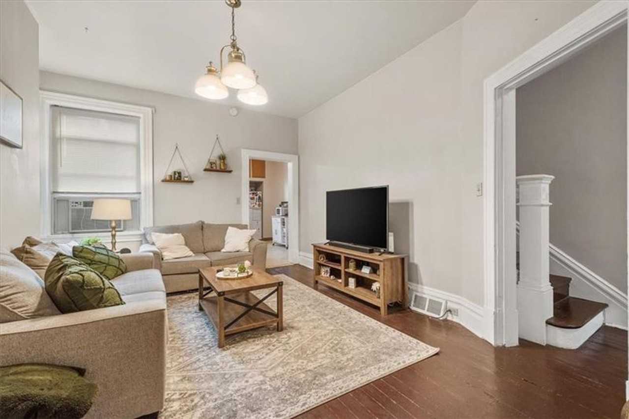 242 46th St - Photo 6 of 17