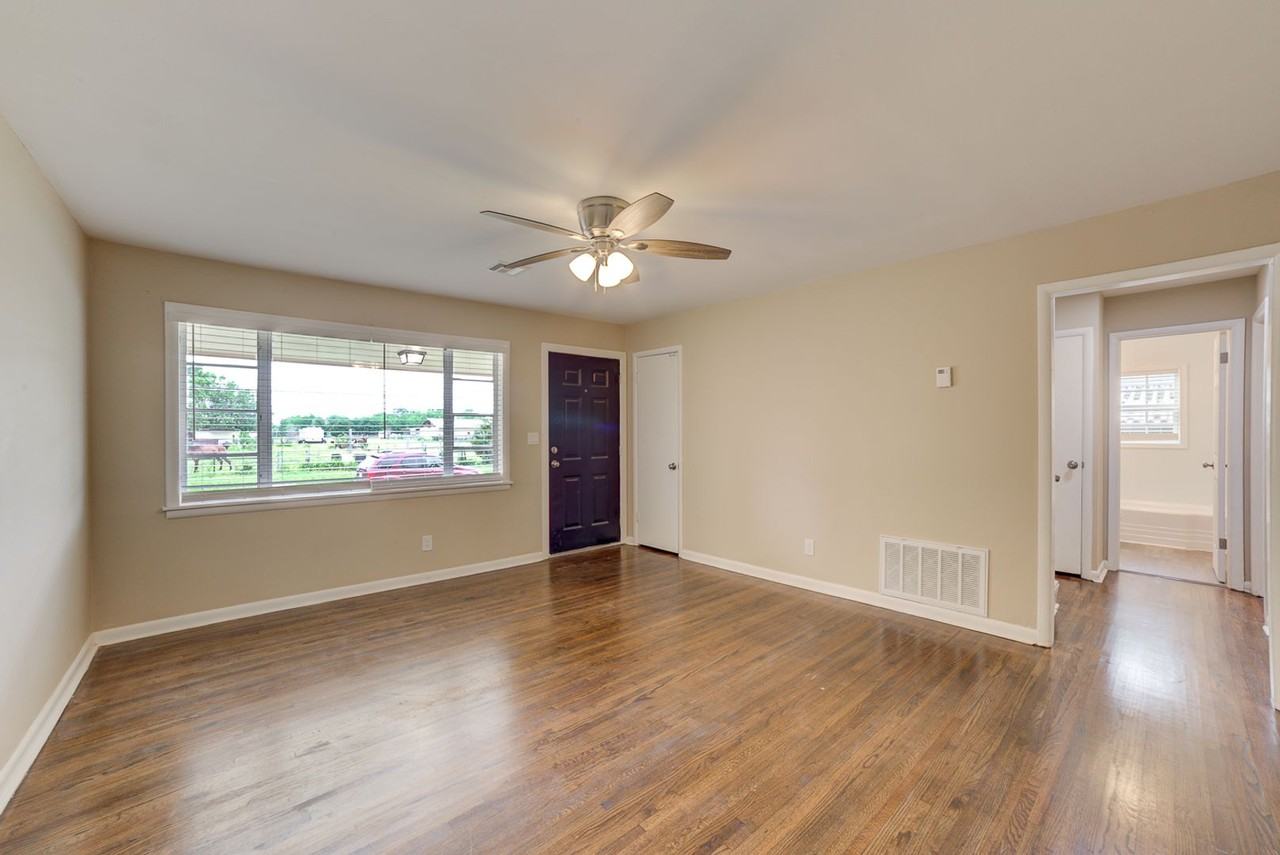 1552 E 54th St N - Photo 6 of 24