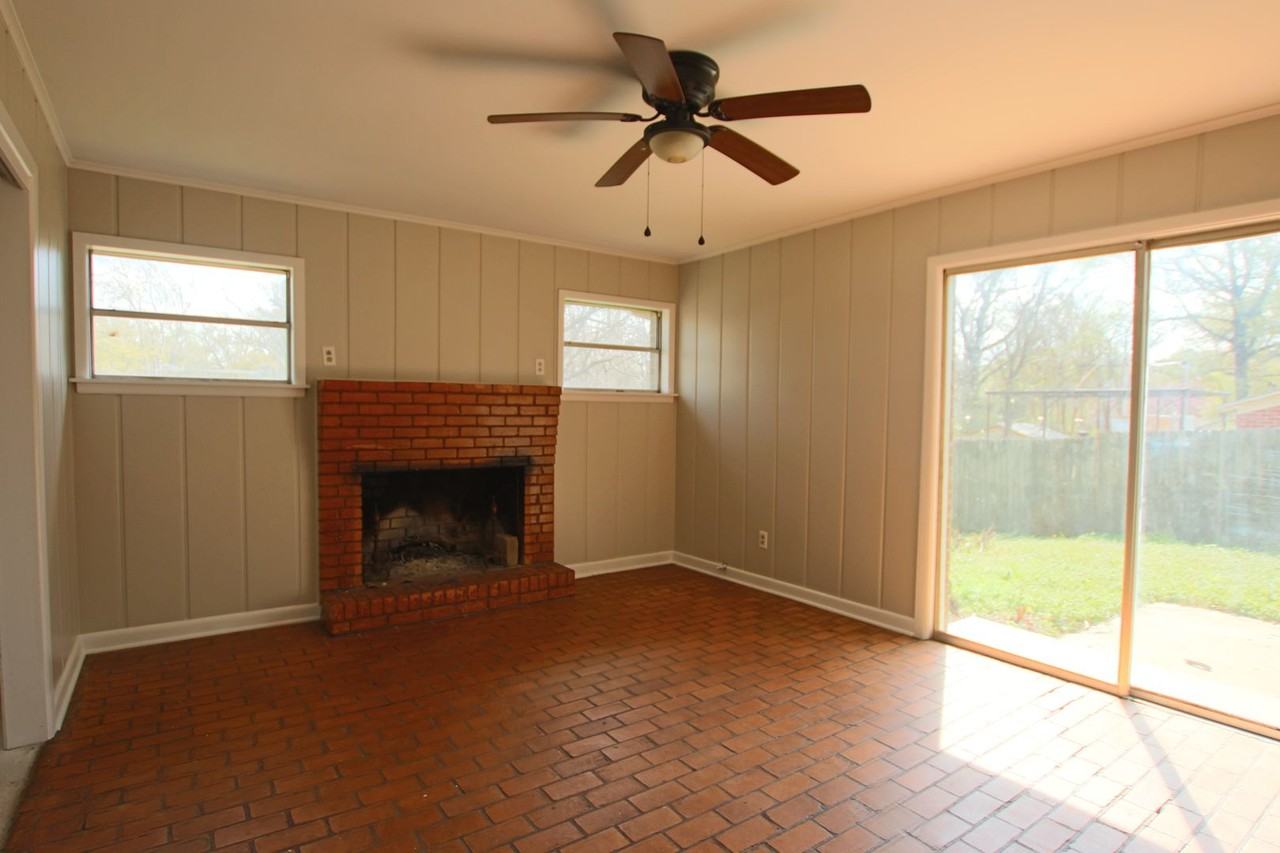 1712 Redbud Ave - Photo 5 of 21