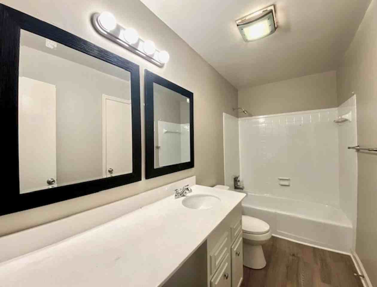 2106 Wellwood Cir - Photo 6 of 12