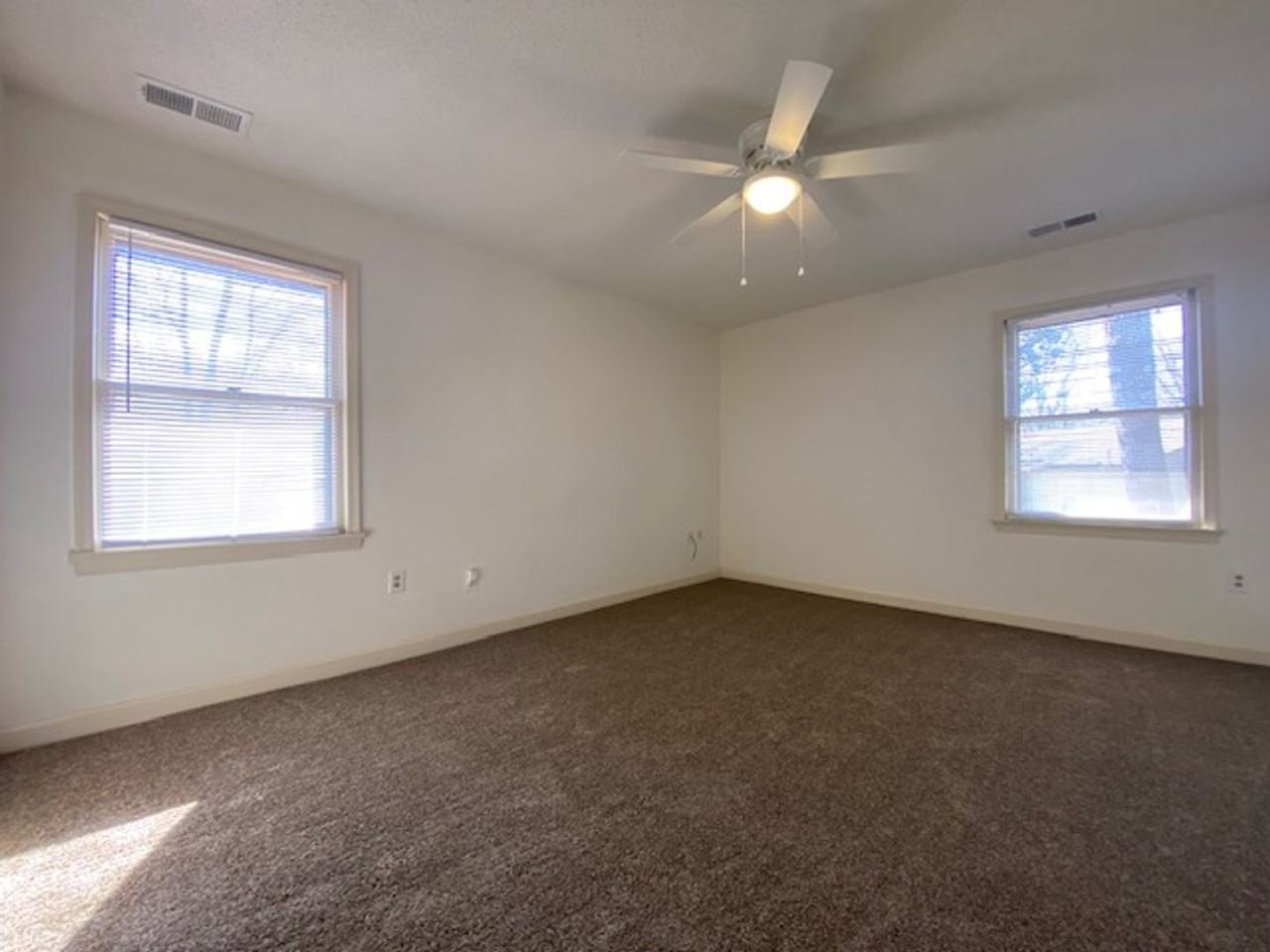 2106 Wellwood Cir - Photo 7 of 12