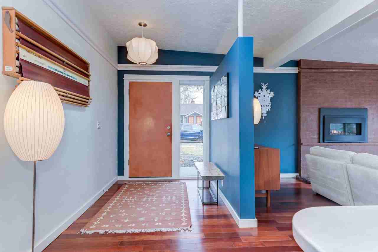 1023 N 21st St - Photo 4 of 32