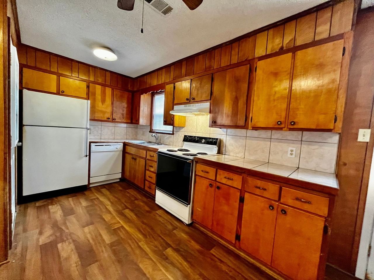 120 Western Hills Dr - Photo 5 of 14