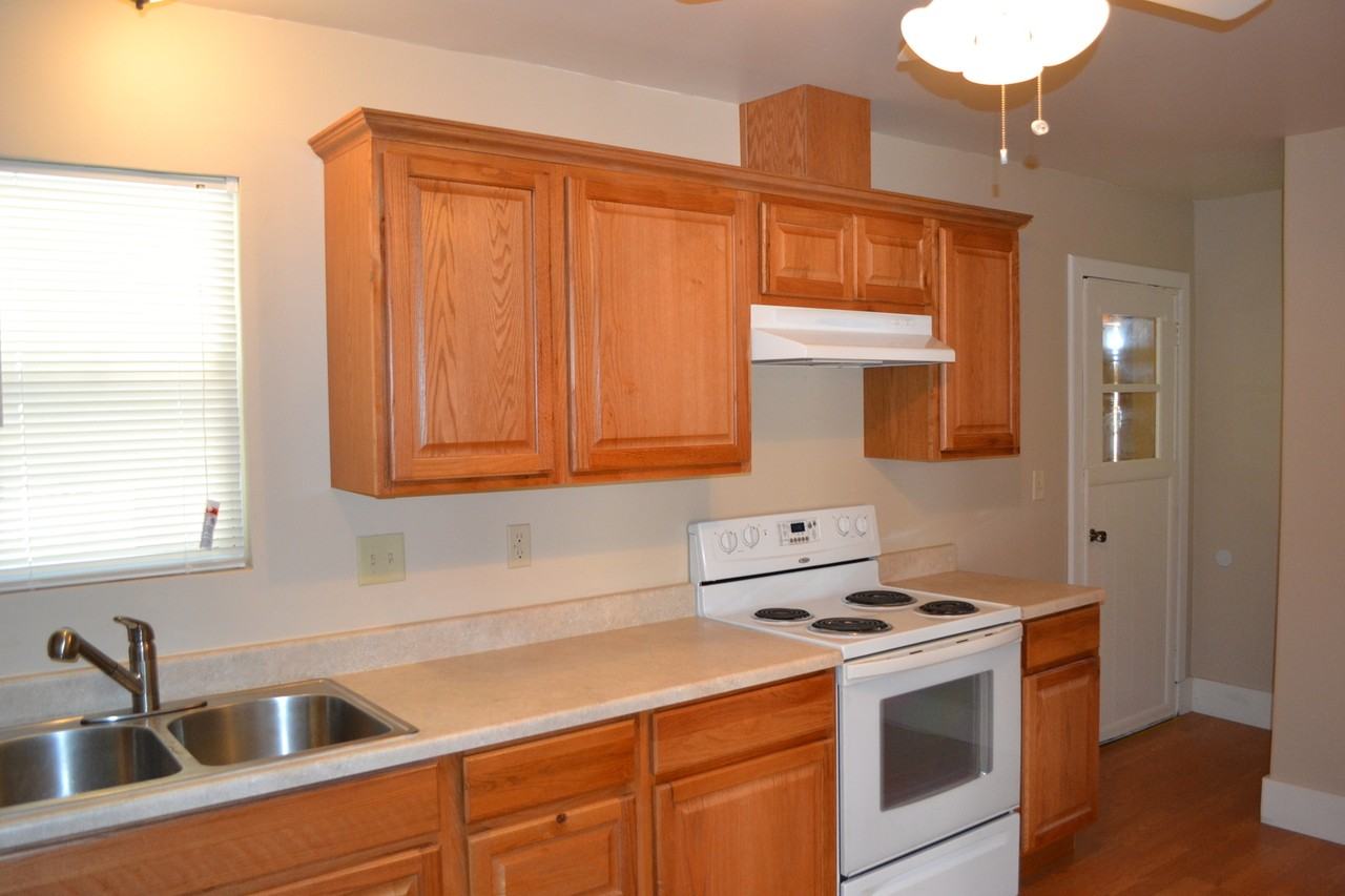 1205 Grant Ave - Photo 5 of 40