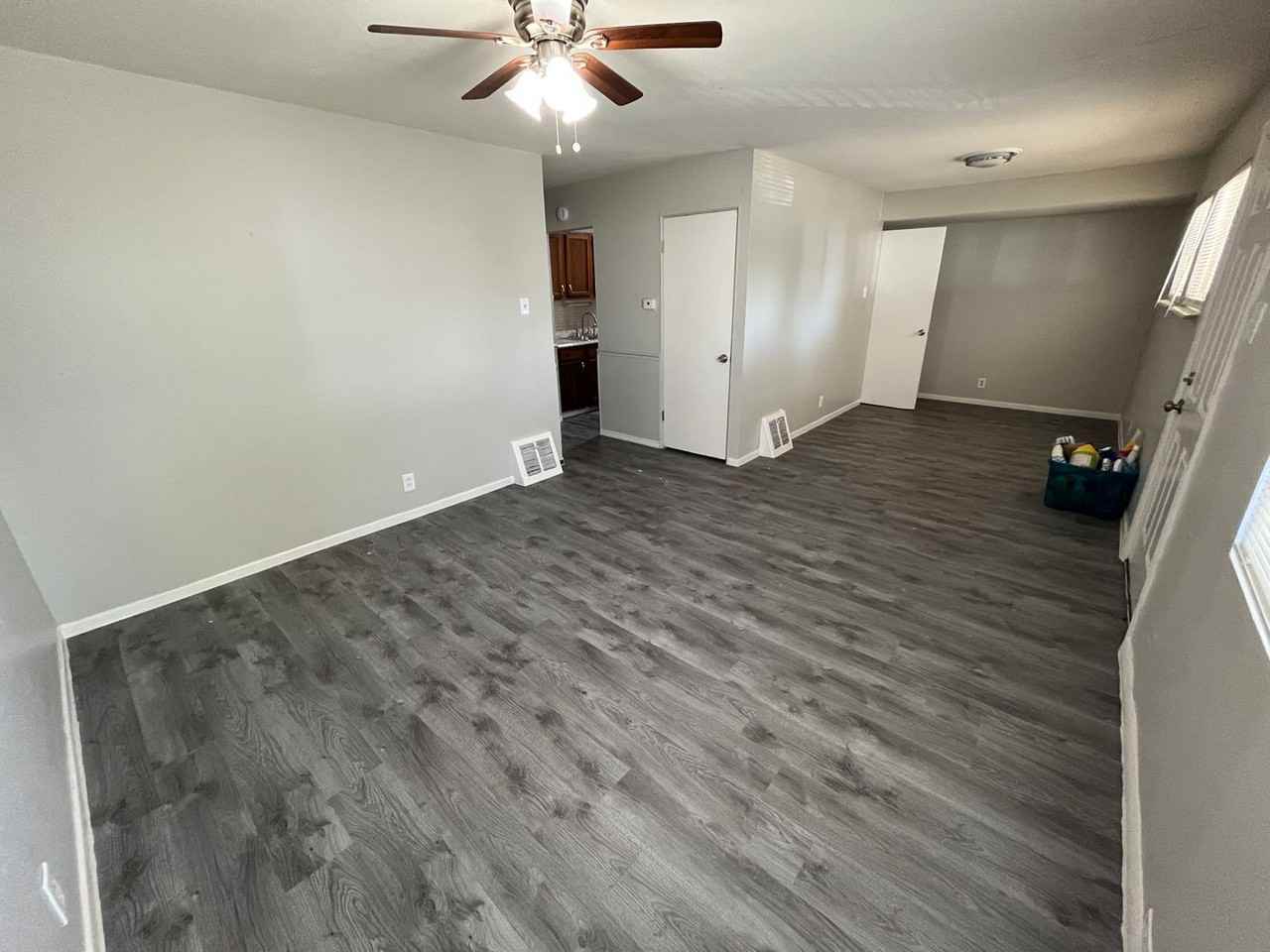 137 Perthshire Rd - Photo 5 of 16