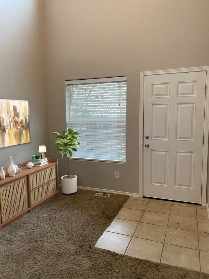 1863 Se Centurion Way - Photo 2 of 10