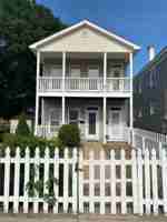 featured image of 518 N 6th St