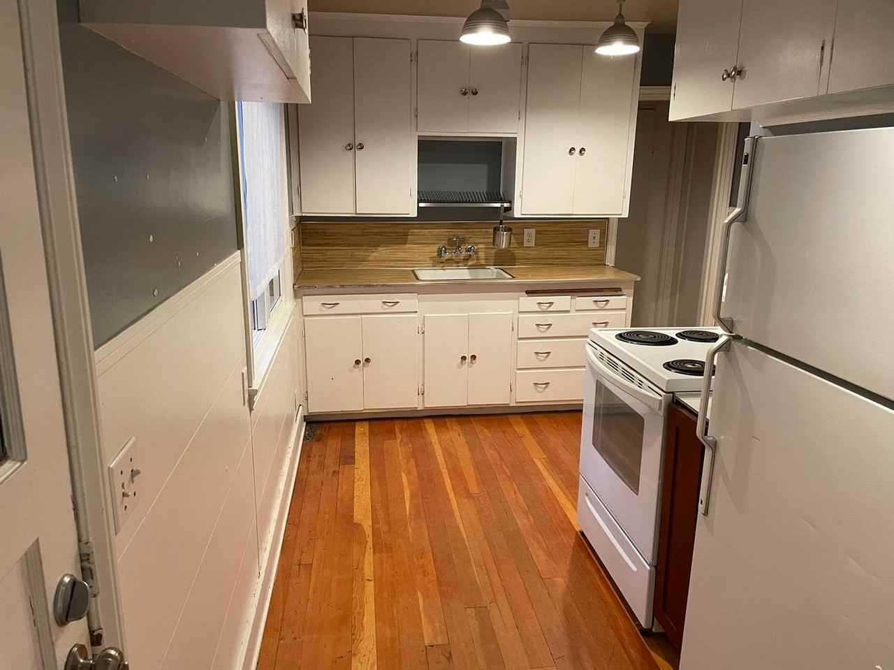 1524 Ne 62nd St - Photo 3 of 13