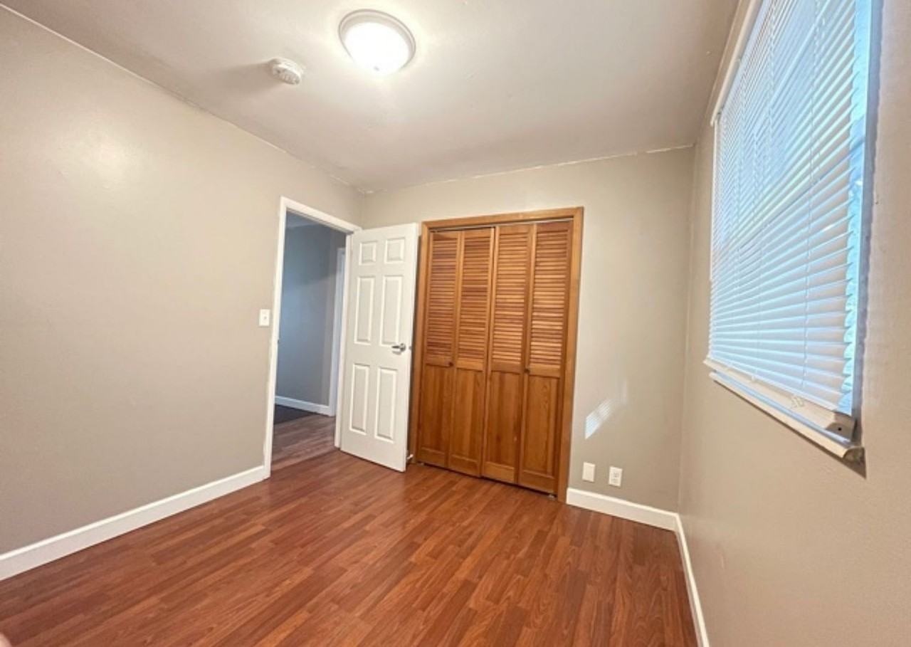 1433 Dillon Dr - Photo 5 of 9