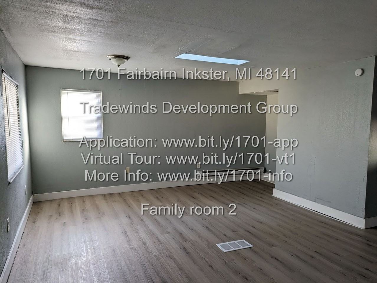 1701 Fairbairn St - Photo 3 of 11