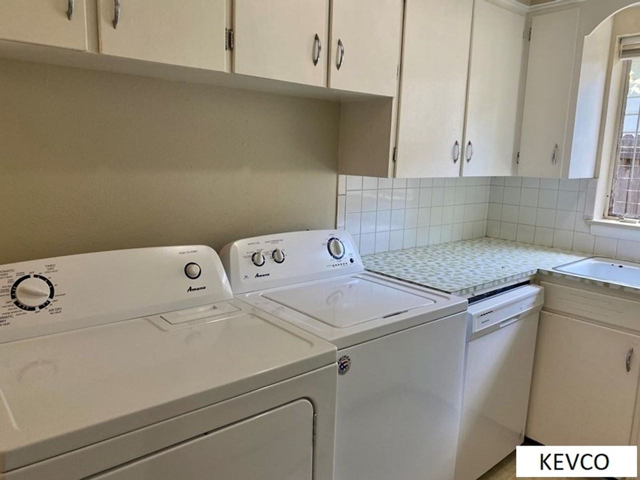 1621 Crestmore Pl - Photo 5 of 17