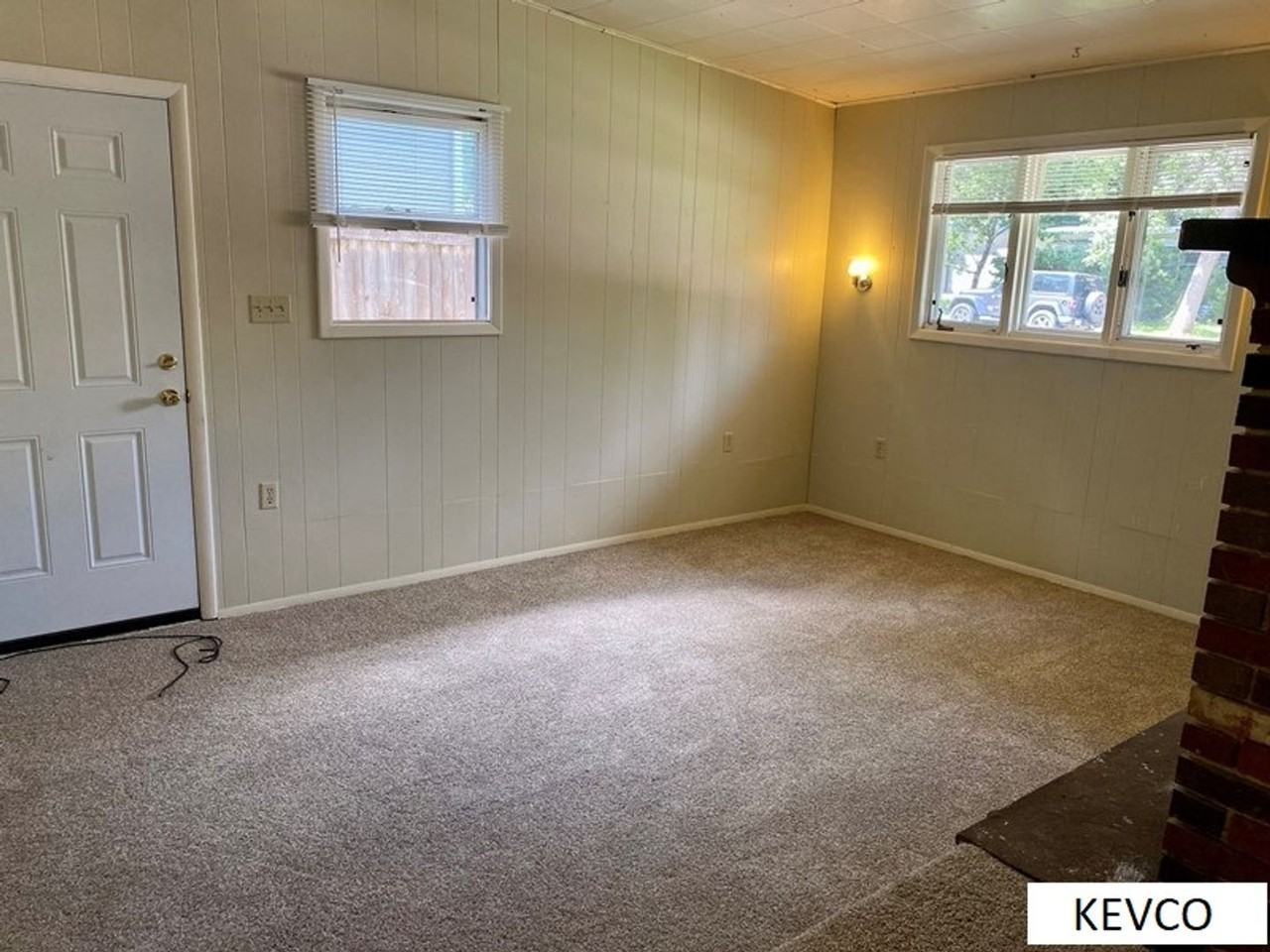 1621 Crestmore Pl - Photo 6 of 17